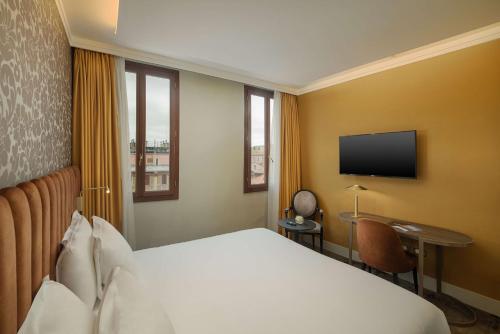 Imagen de la habitación del Hotel NH Venezia Santa Lucia. Foto 12