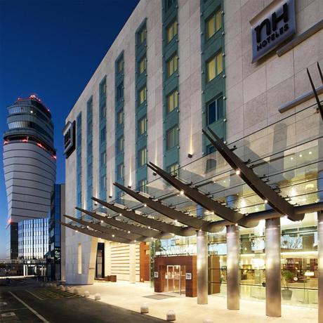 Imagen de los exteriores del Hotel NH Vienna Airport Conference Center. Foto 8