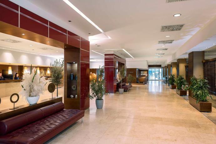 Imagen de los interiores del Hotel NH Vienna Airport Conference Center. Foto 9