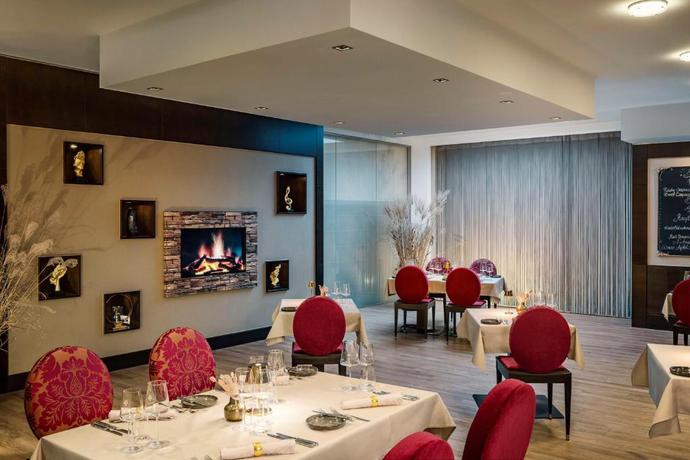 Imagen del bar/restaurante del Hotel NH Vienna Airport Conference Center. Foto 2