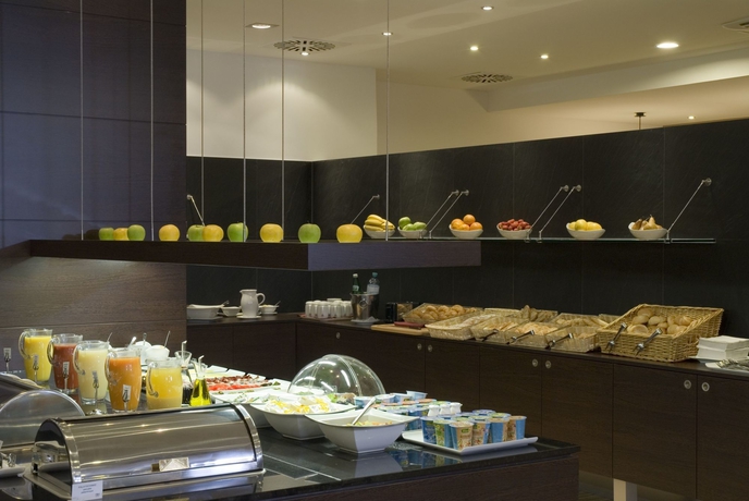 Imagen del bar/restaurante del Hotel NH Wien City. Foto 2