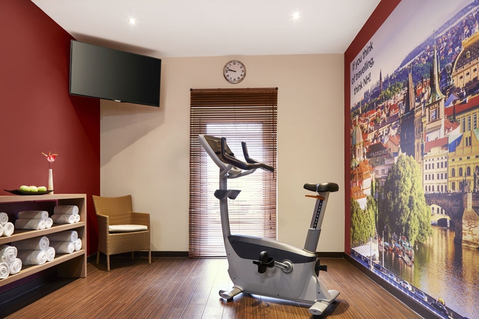 Imagen de los interiores del Hotel NH Wien City. Foto 16