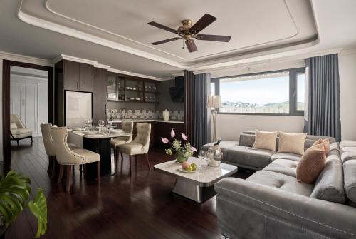 Imagen de la habitación del Hotel NIA. Foto 15