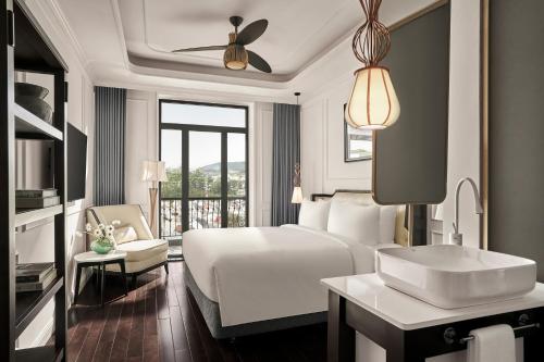 Imagen de la habitación del Hotel NIA. Foto 17