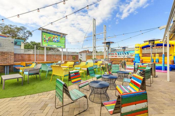 Imagen del bar/restaurante del Hotel NIGHTCAP AT OCEAN BEACH HOTEL. Foto 7