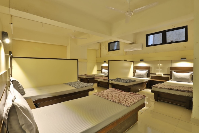 Imagen general del Hotel NIGHT-HALT Dormitory - Hostel. Foto 1