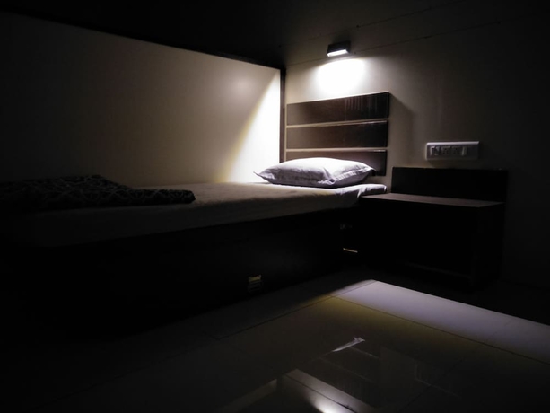 Imagen de la habitación del Hotel NIGHT-HALT Dormitory - Hostel. Foto 11