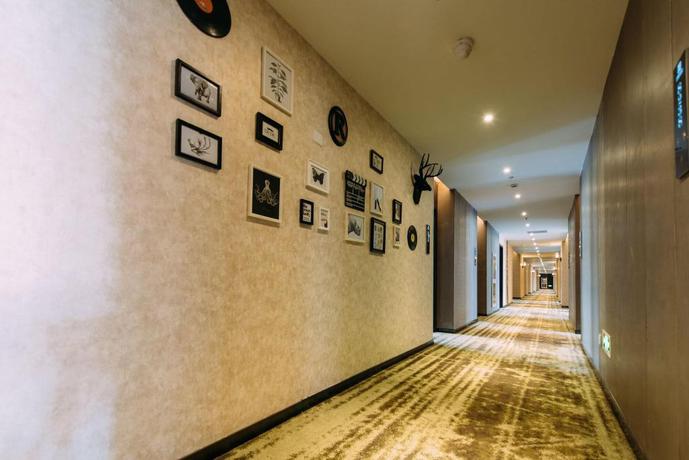 Imagen de los interiores del Hotel NINGLAI HOTEL. Foto 17