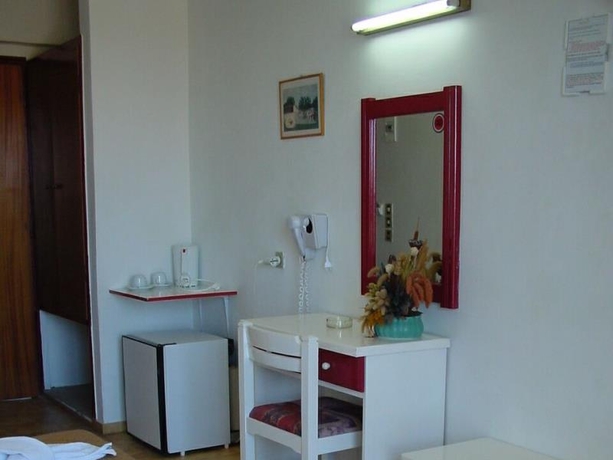 Imagen general del Hotel NIRIIDES BEACH. Foto 1