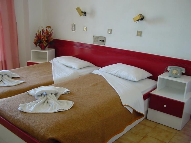 Imagen general del Hotel NIRIIDES BEACH. Foto 2