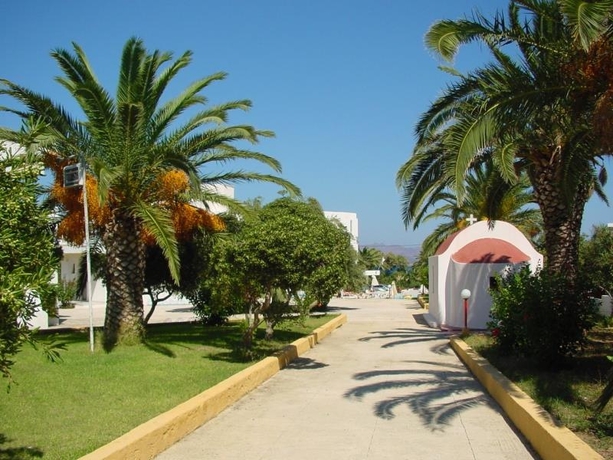 Imagen general del Hotel NIRIIDES BEACH. Foto 3