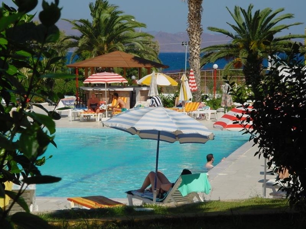 Imagen general del Hotel NIRIIDES BEACH. Foto 5
