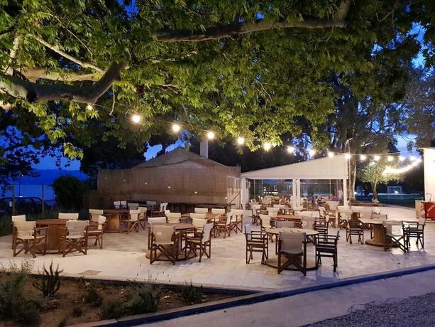 Imagen general del Hotel NISI Campsite. Foto 13