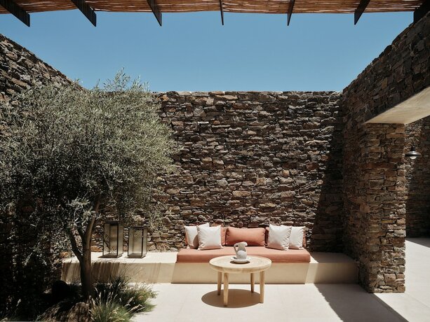 Imagen general del Hotel NOS and Villas. Foto 7