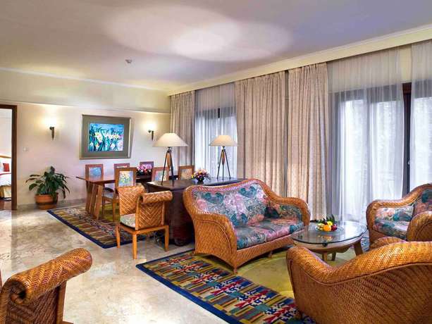 Imagen del bar/restaurante del Hotel NOVOTEL SURABAYA. Foto 2