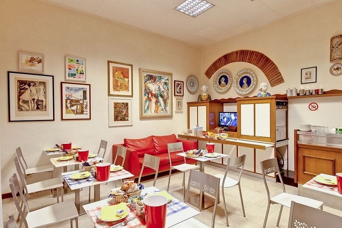 Imagen del bar/restaurante del Hotel NUOVA ITALIA HOTEL. Foto 2