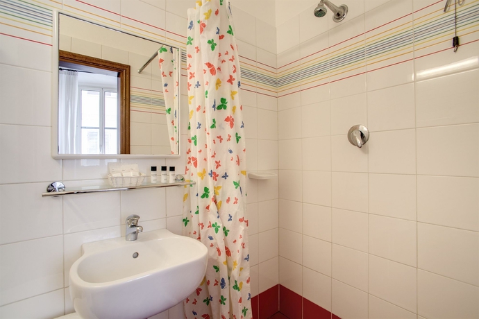 Imagen de la habitación del Hotel NUOVA ITALIA HOTEL. Foto 5