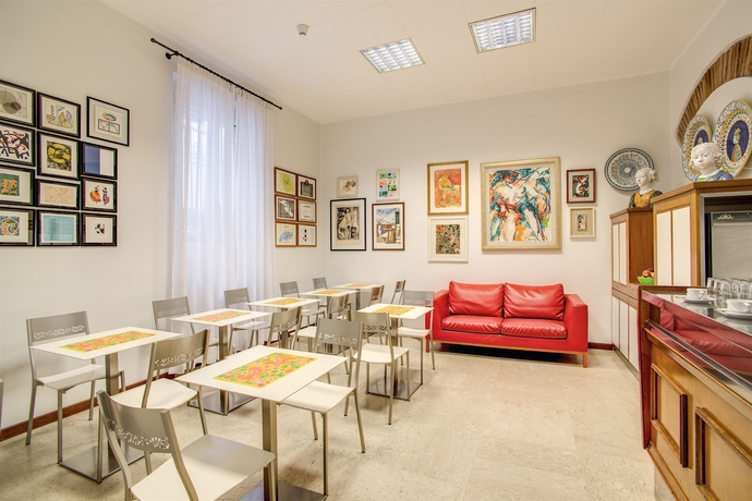 Imagen del bar/restaurante del Hotel NUOVA ITALIA HOTEL. Foto 3