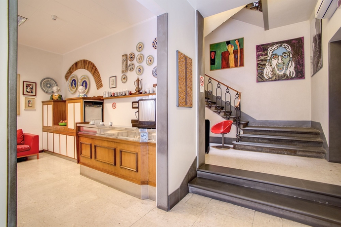 Imagen de los interiores del Hotel NUOVA ITALIA HOTEL. Foto 16