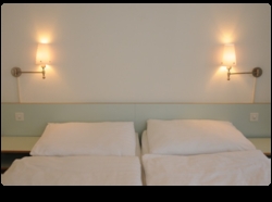 Imagen de la habitación del Hotel NYDECK. Foto 5