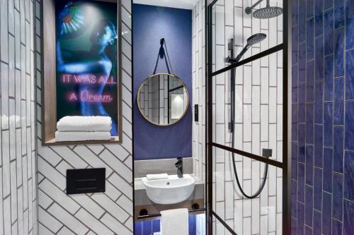 Imagen de la habitación del Hotel NYX Edinburgh. Foto 7