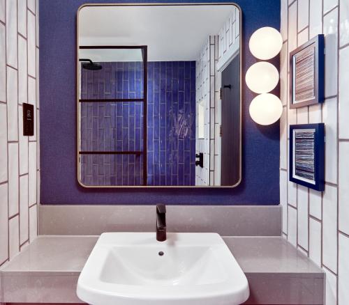 Imagen de la habitación del Hotel NYX Edinburgh. Foto 9