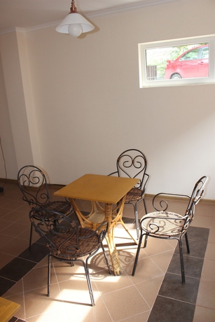 Imagen del bar/restaurante del Hotel Na Lvovskoy Guest House. Foto 5