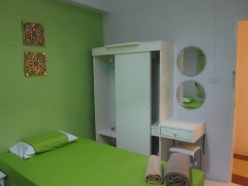 Imagen de la habitación del Hotel Na Na Chart Phuket. Foto 32