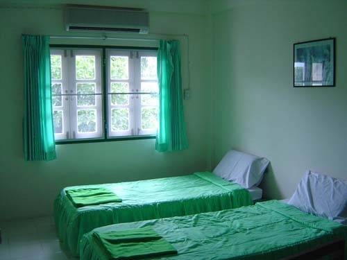 Imagen de la habitación del Hotel Na Na Chart Phuket. Foto 33