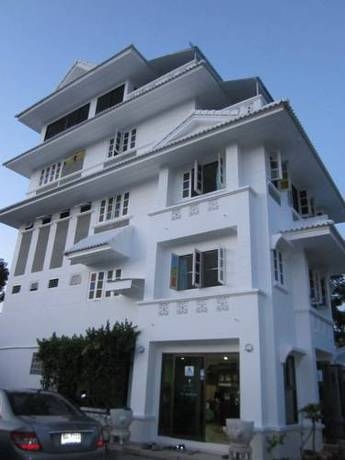 Imagen general del Hotel Na Na Chart Phuket. Foto 2