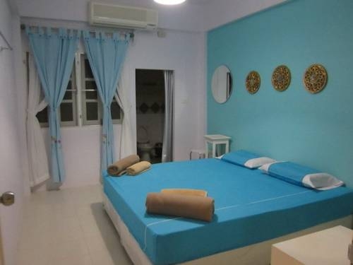 Imagen de la habitación del Hotel Na Na Chart Phuket. Foto 37