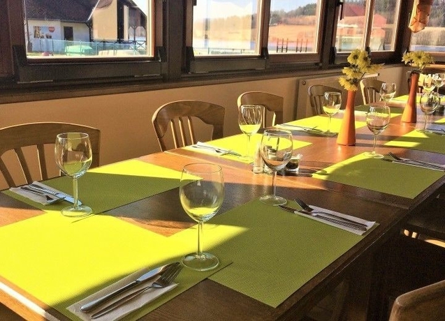 Imagen del bar/restaurante del Hotel Na Pl&aacute;ži. Foto 4