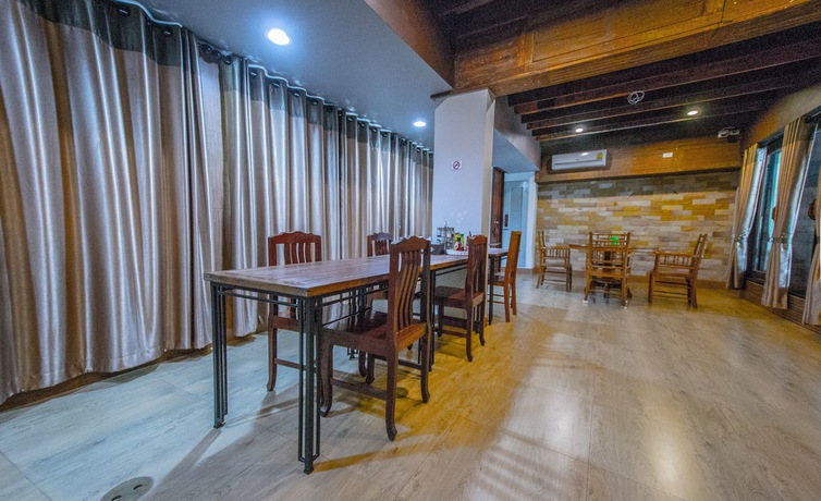 Imagen de los interiores del Hotel Na Siri Lakeview. Foto 20