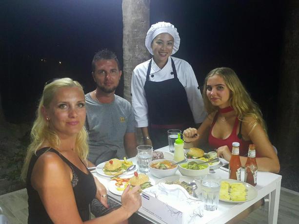 Imagen del bar/restaurante del Hotel Na Sook Resort. Foto 6