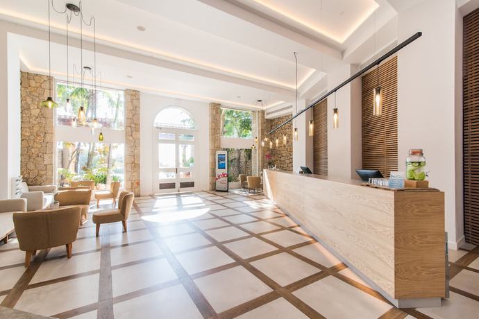 Imagen de los interiores del Hotel Na Taconera Sport & Relax. Foto 19