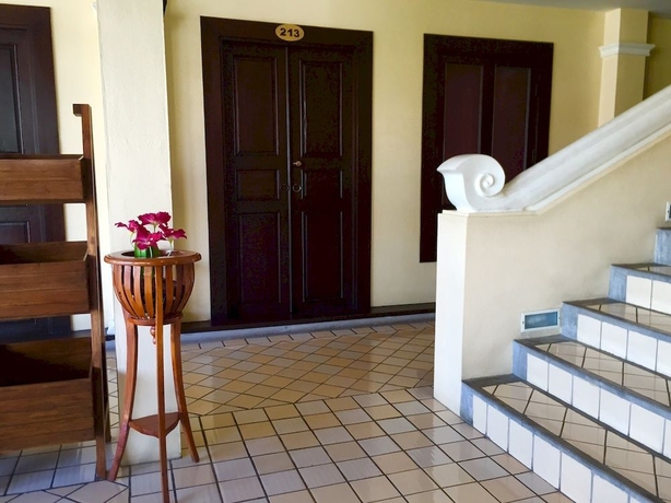 Imagen de los interiores del Hotel Na Thapae. Foto 5