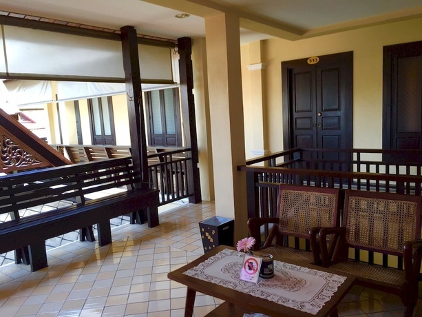 Imagen de los exteriores del Hotel Na Thapae. Foto 2