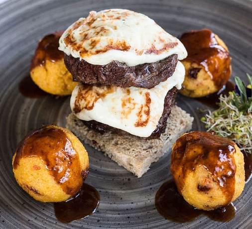 Imagen del bar/restaurante del Hotel N&aacute;das T&oacute; Park. Foto 6