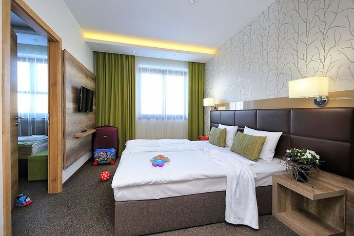 Imagen de la habitación del Hotel N&aacute;das T&oacute; Park. Foto 14