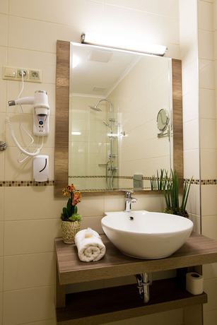 Imagen de la habitación del Hotel N&aacute;das T&oacute; Park. Foto 15