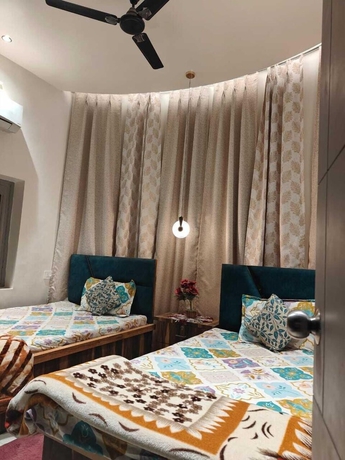 Imagen de la habitación del Hotel Naari Home Stay. Foto 2