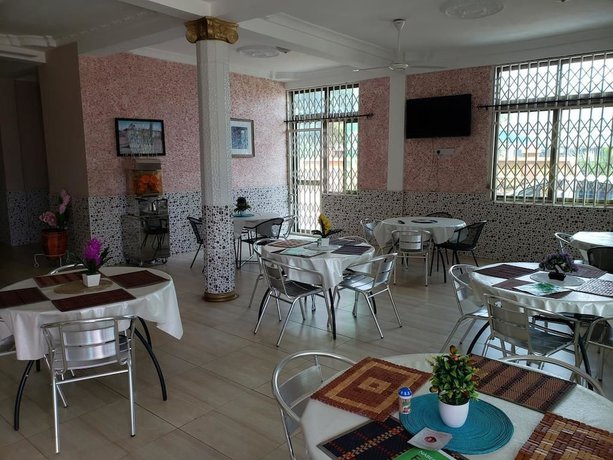 Imagen del bar/restaurante del Hotel Nabegyi. Foto 3