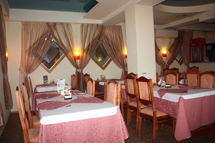 Imagen del bar/restaurante del Hotel Naberezhnaya. Foto 2