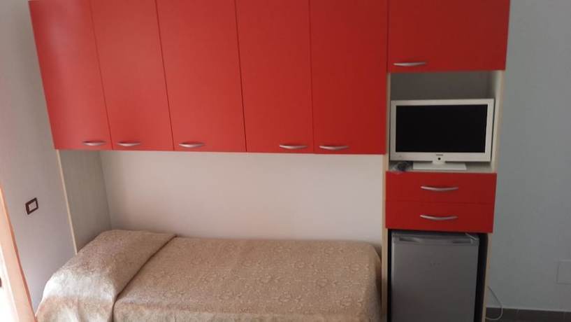 Imagen de la habitación del Hotel Nacional, Durres. Foto 3