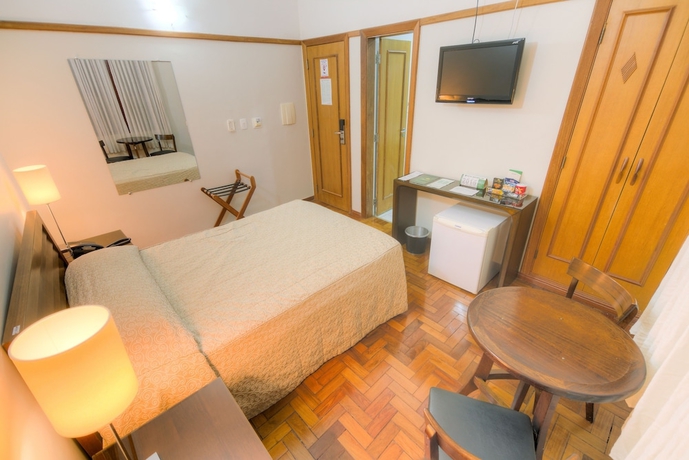 Imagen de la habitación del Hotel Nacional Inn Arax&aacute;. Foto 3