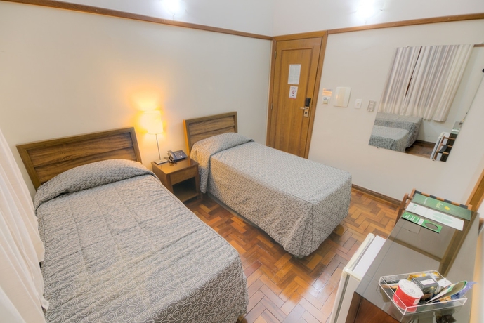 Imagen de la habitación del Hotel Nacional Inn Arax&aacute;. Foto 4