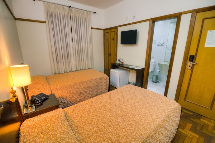 Imagen de la habitación del Hotel Nacional Inn Arax&aacute;. Foto 5