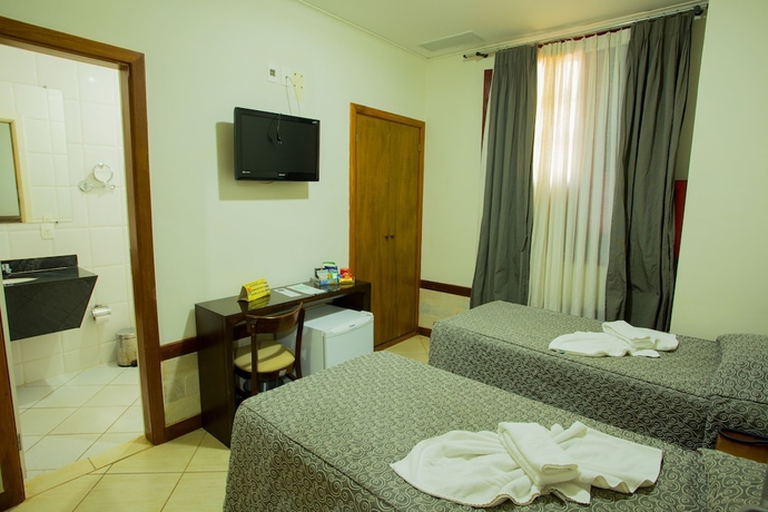 Imagen de la habitación del Hotel Nacional Inn Arax&aacute;. Foto 6