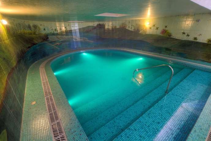 Imagen de la piscina del Hotel Nacional Inn Arax&aacute;. Foto 15