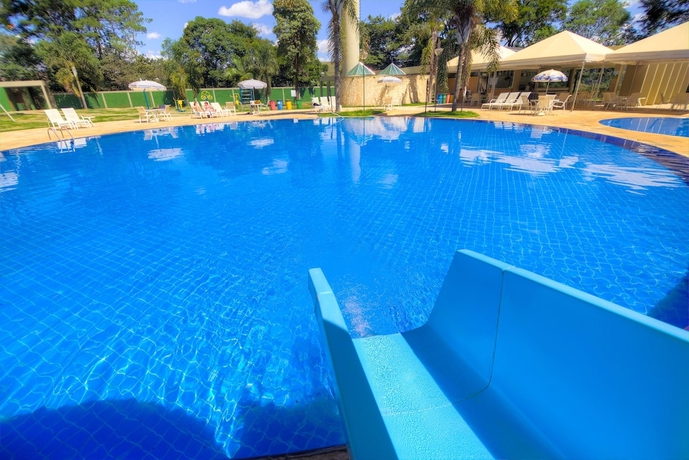 Imagen de la piscina del Hotel Nacional Inn Arax&aacute;. Foto 16